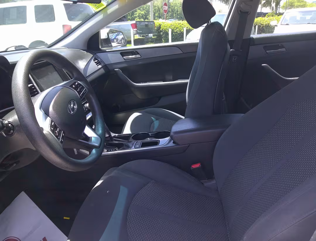 2019 Hyundai Sonata - 5NPE24AF5KH740563 - Image #2